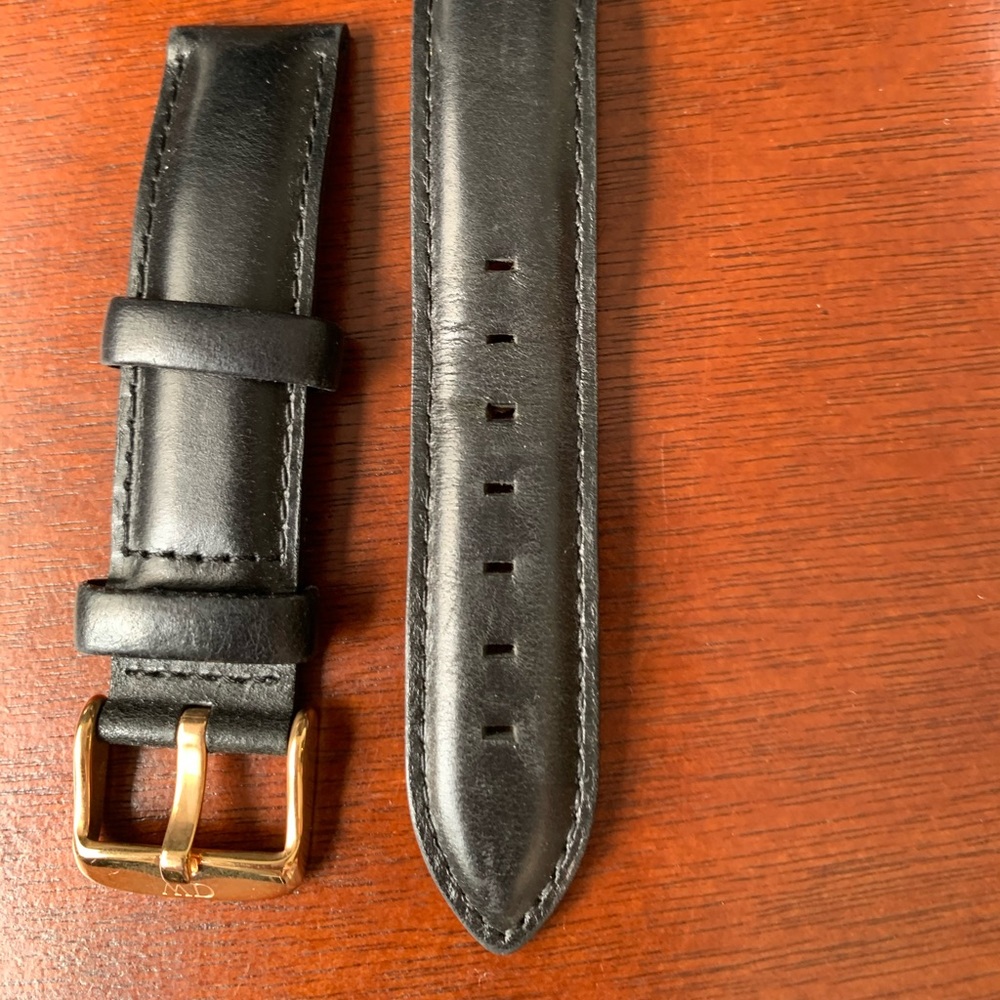 Daniel Wellington leather strap